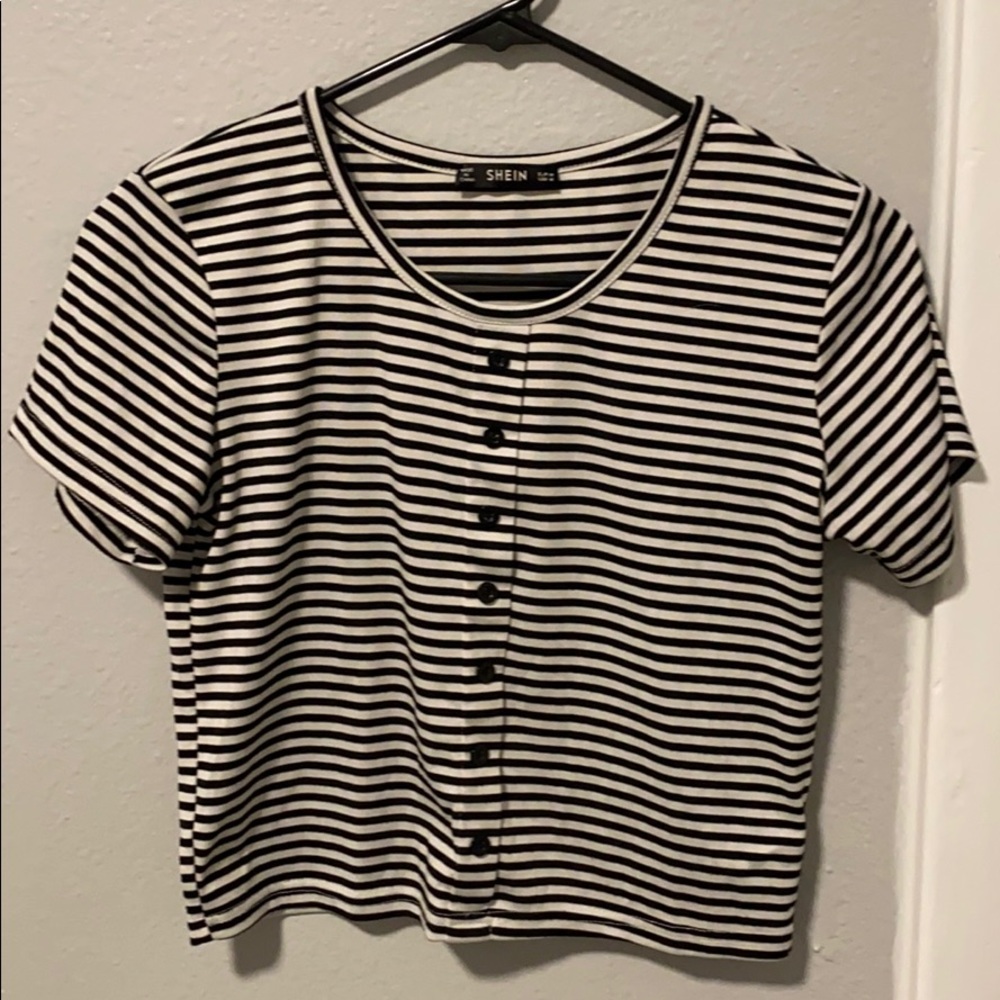 Striped cropped shirt
